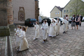 Feier der 1. Heiligen Kommunion in Sankt Crescentius (Foto: Karl-Franz Thiede)